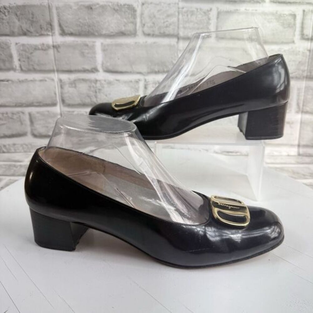 Salvatore Ferragamo Women's Size 7.5 Black Patent Leather  Pump With Gold Bow